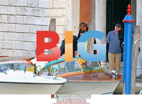 Robert Deniro and family in Venice
