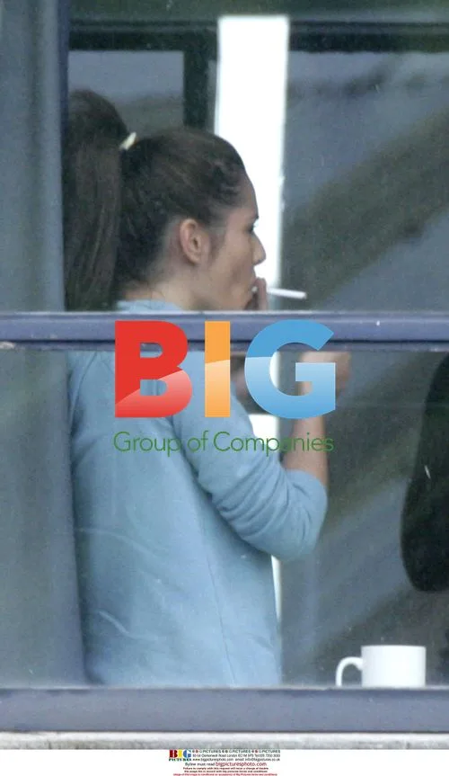 Girls Aloud Members Smoke at Dance Studio