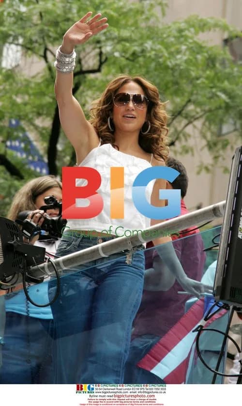 Jennifer Lopez at 2007 Puerto Rican Day Parade