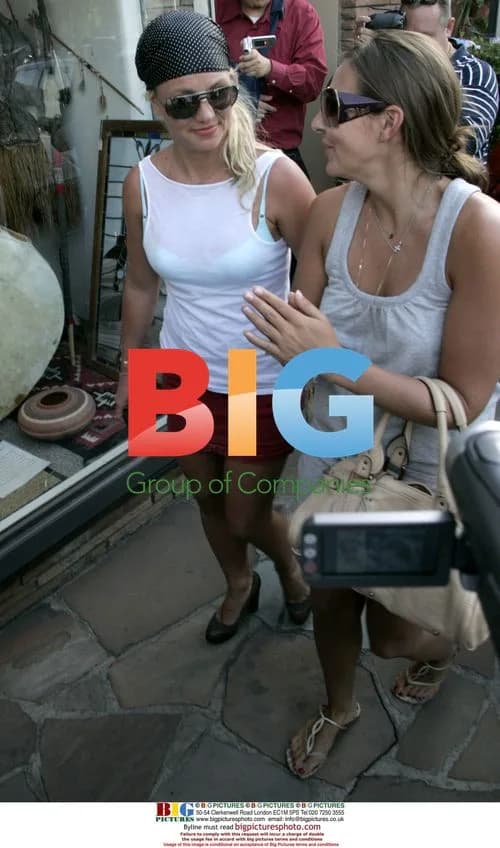 Britney Spears Shopping and Nail Salon Trip