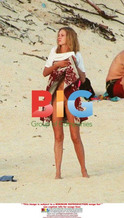 Uma Thurman flashes in Saint-Barthelemy
