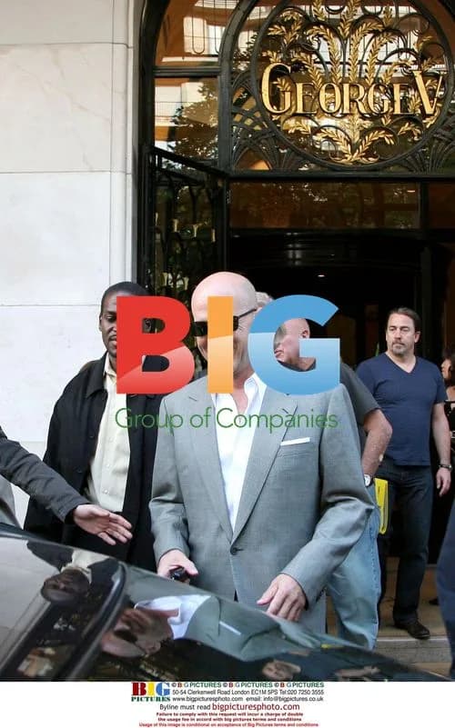 Bruce Willis Leaves Paris Hotel