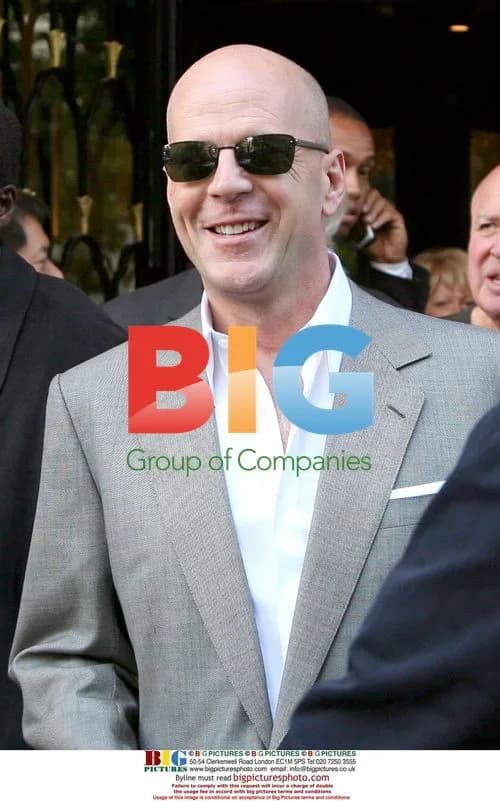 Bruce Willis Leaves Paris Hotel