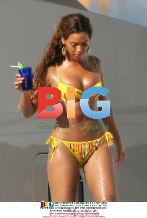 Beyonce Enjoys Yacht Ride on French Riviera