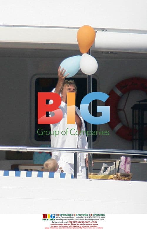 Rod Stewart, Penny Lancaster and Family on Yacht in Portofino