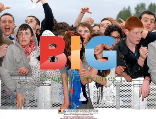 Arctic Monkeys & Supergrass Live at Malahide Castle