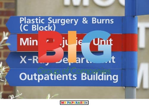 Nikki Grahame Visits Hospital