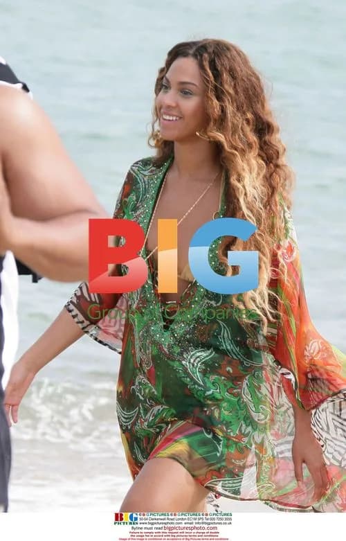 Beyonce and Jay-Z on Yacht in French Riviera
