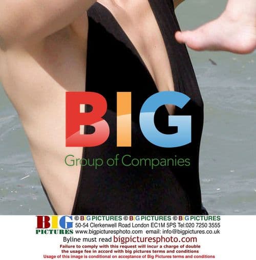 Katie Holmes and Suri Swim in French Riviera