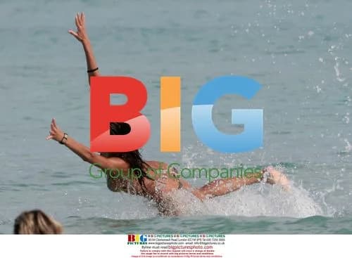 Cristian Vieri and Melissa Satta Flirting on Beach