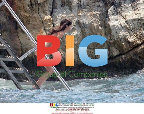 Newly Weds James Packer and Erica Baxter