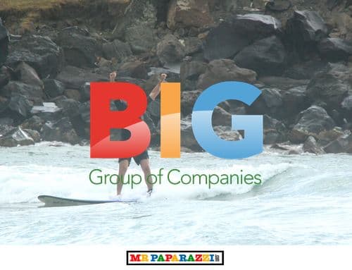 Celebs Matt Damon and Ben Affleck Surf in Hawaii