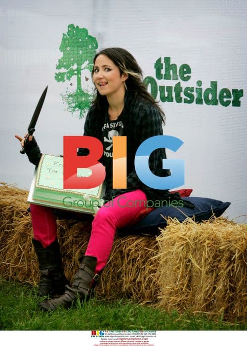 KT Tunstall Celebrates 32nd Birthday at Outsider Festival