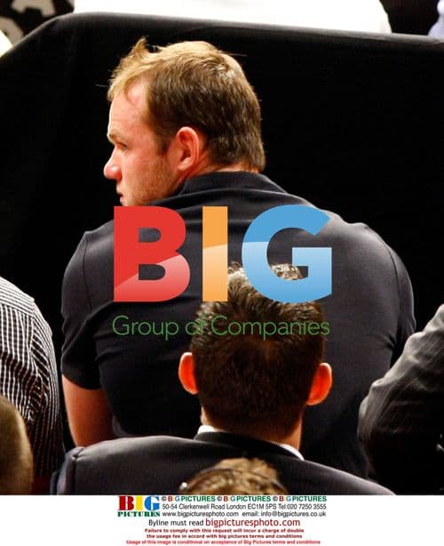 Celebrities Watch Boxing Match in Las Vegas