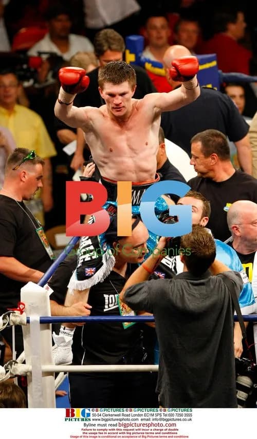 Celebrities at Hatton vs Castillo Boxing Match