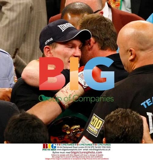 Celebrities at Hatton vs Castillo boxing match