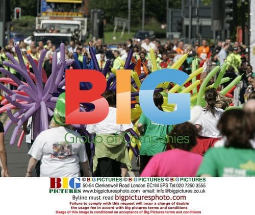 Jane Tomlinson and Nell McAndrew at Leeds 10k Run For All