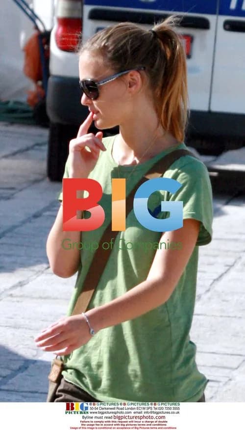 Bar Refaeli tours Jerusalem with DiCaprio's friends