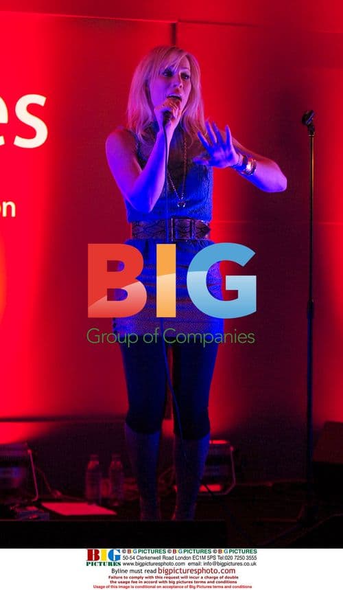 Natasha Bedingfield acoustic performance in London