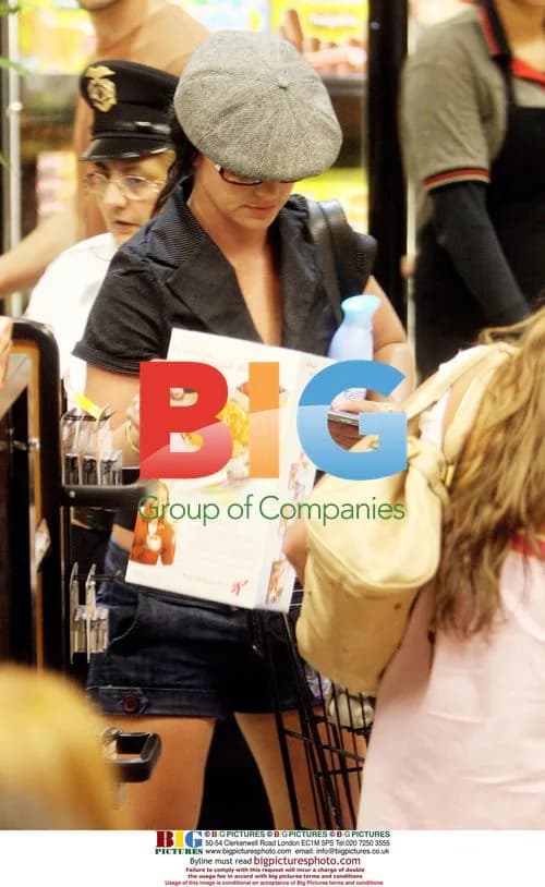 Britney Spears Goes Shopping After Studio Visit
