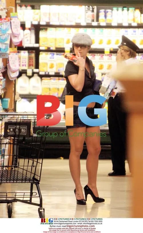 Britney Spears Goes Shopping