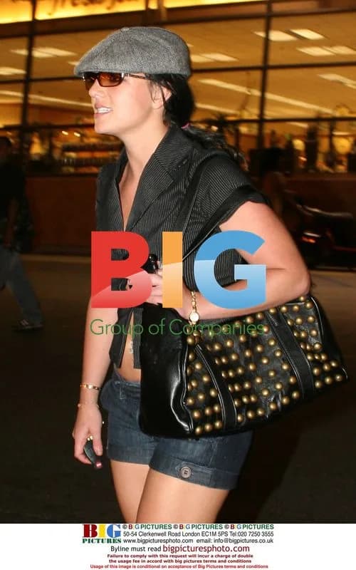 Britney Spears goes shopping with cousin