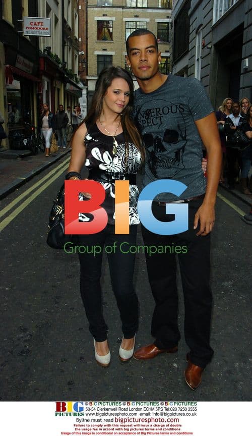 Shipwrecked stars at London club gig