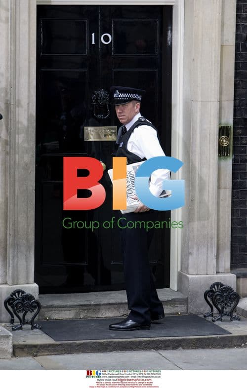 New UK Prime Minister Gordon Brown enters No 10