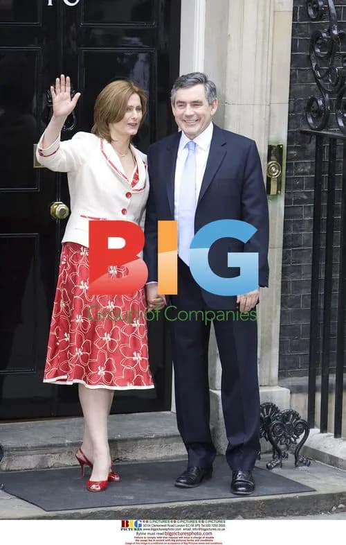 Gordon Brown enters No 10 Downing Street
