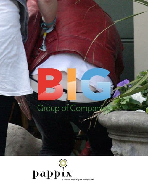 Donny Tourette & band mates in London pub