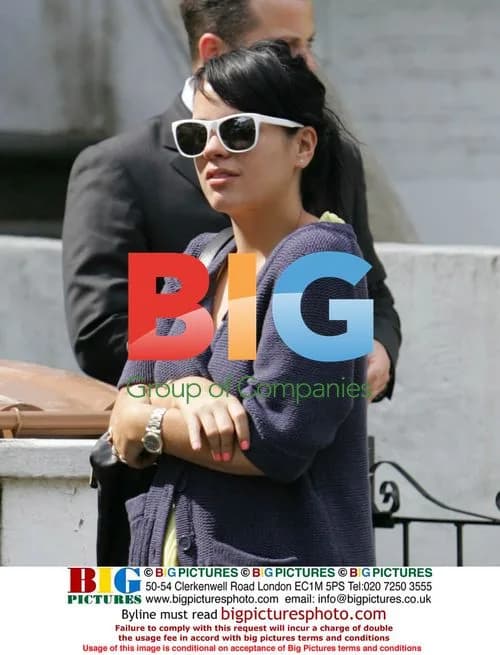 Lily Allen house hunting in London