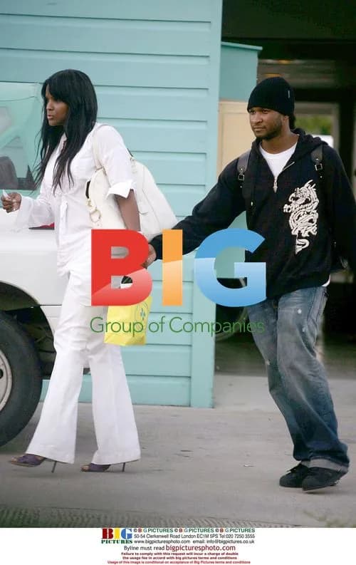 Usher and Tameka Foster Arrive in Saint Barthlemy