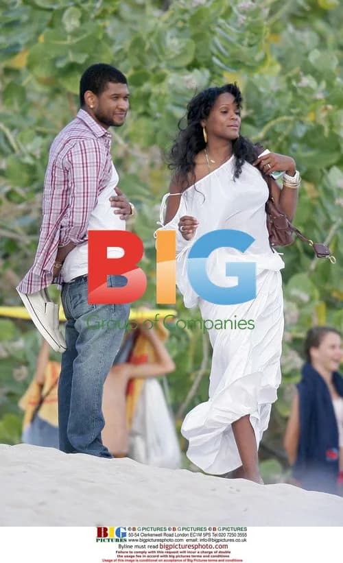 Usher and Tameka Foster Arrive in Saint Barthlmy