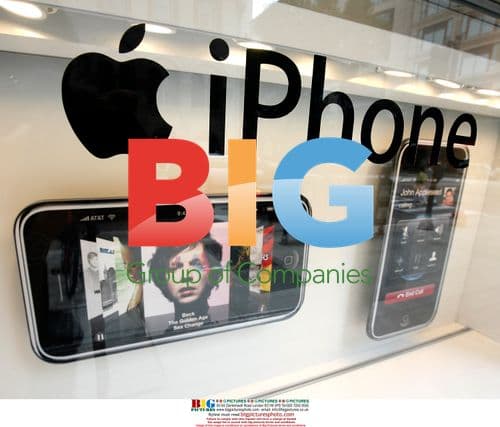 Apple's New iPhone Displayed in Chicago