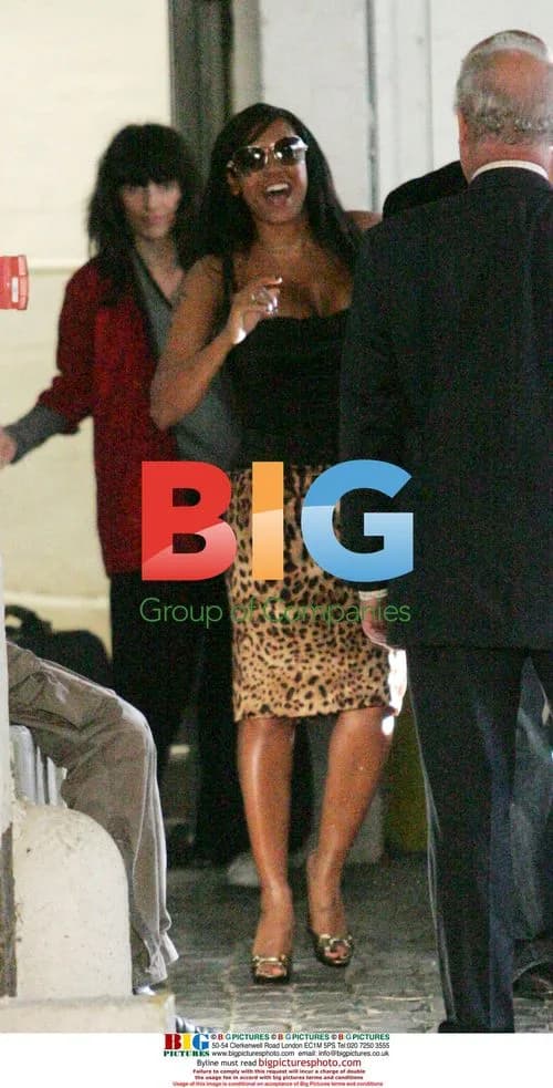 Spice Girls Leaving Studio