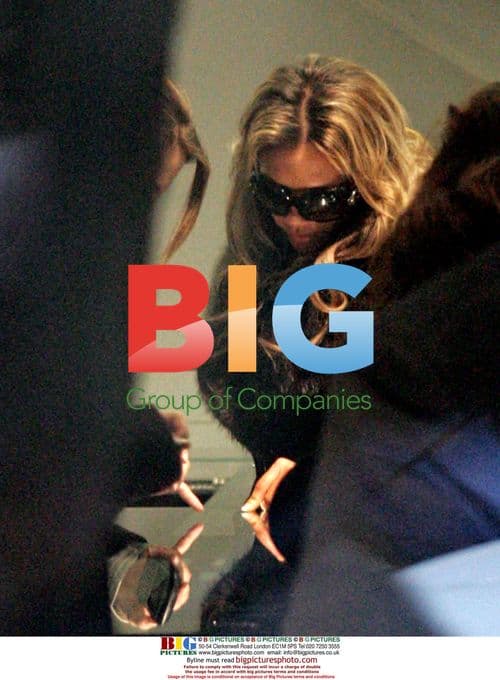 Victoria Beckham Shopping in Paris