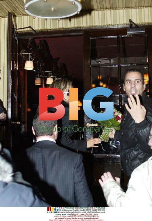 Victoria Beckham Shopping in Paris