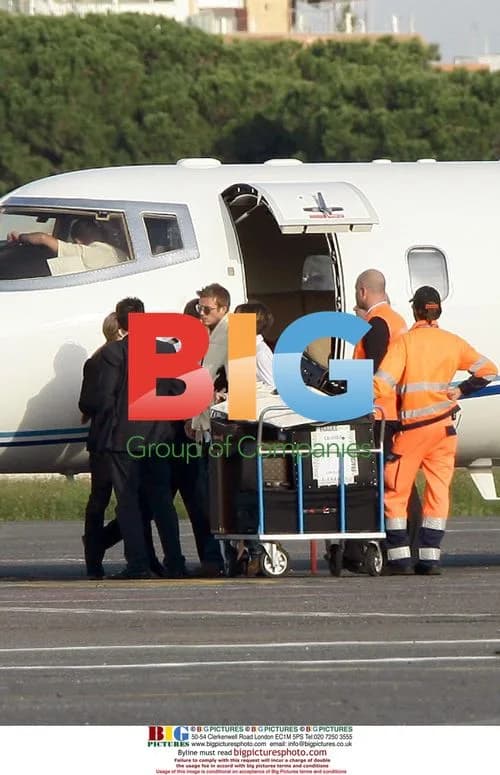 Beckhams Arrive for Cruise-Holmes Wedding