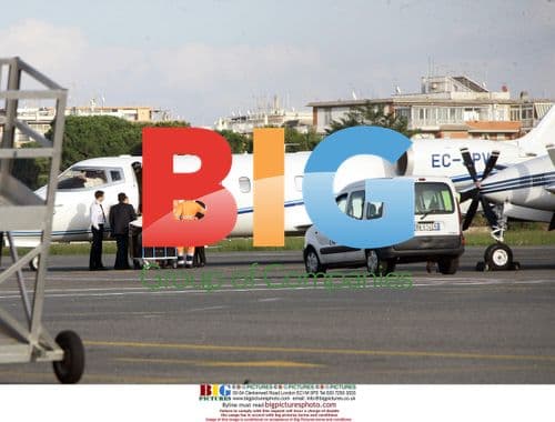 Victoria & David Beckham arrive for Cruise-Holmes wedding