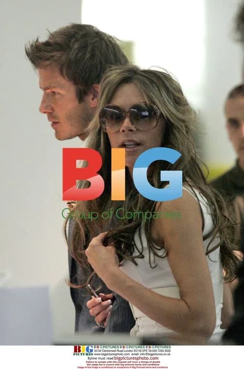 David and Victoria Beckham Shopping in Paris