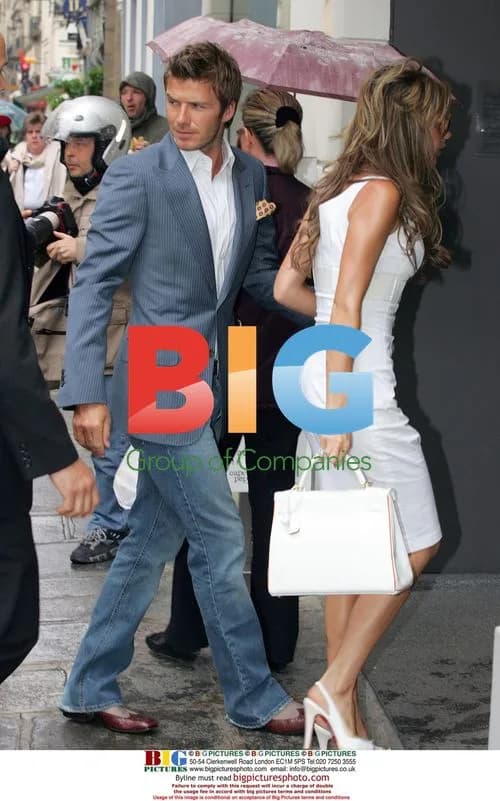 Beckham couple shops in Paris