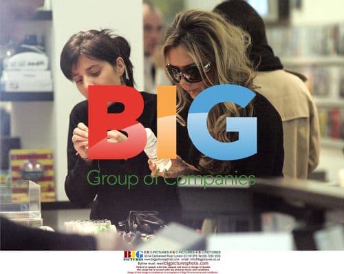 Victoria Beckham Leaving Paris for Madrid