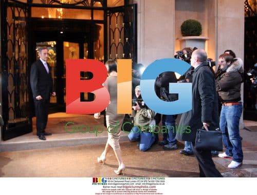 Victoria Beckham Arrives at Hotel in Paris