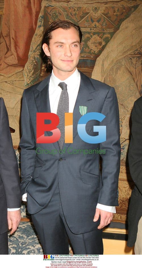 Jude Law receives award from French Ambassador