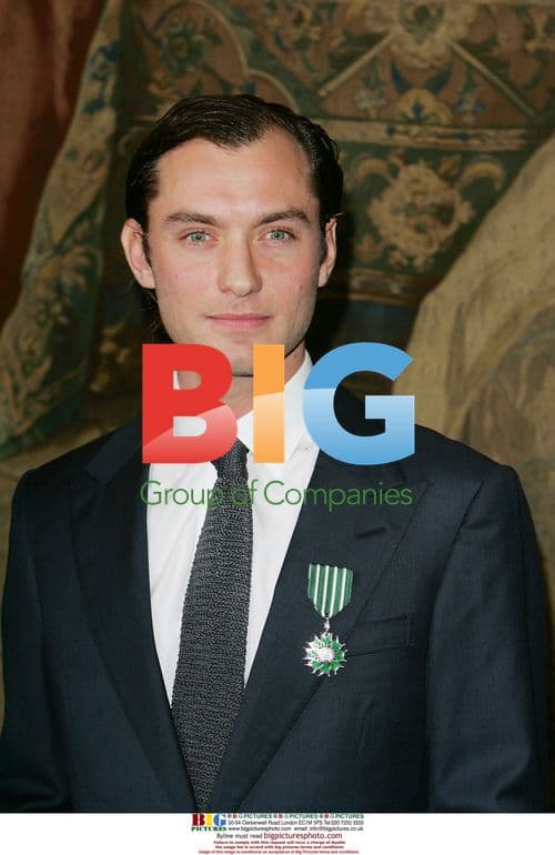 Jude Law receives award from French Ambassador