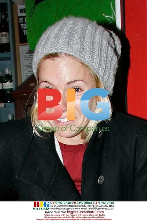 Sienna Miller buys booze and food with mystery man