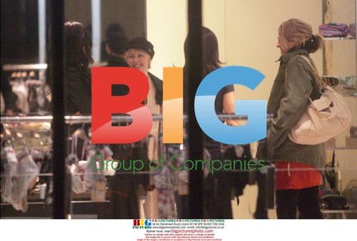 Kylie Minogue arrives in Paris