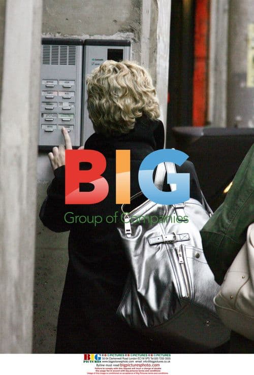 Kylie Minogue's Paris Outing