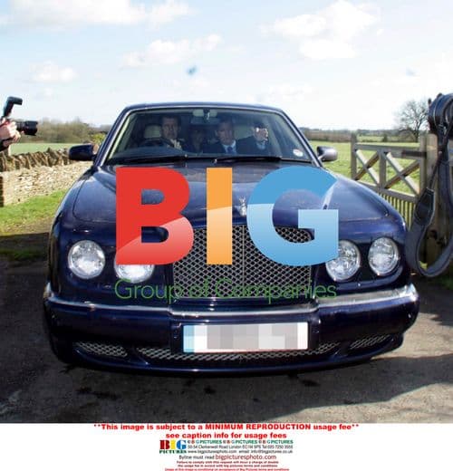 Elizabeth Hurley leaves home for wedding