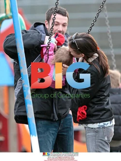Ben Affleck and Jennifer Garner with daughter Violet in park